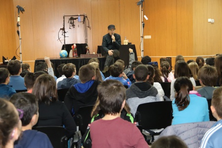 El marionetista Jordi Bertrán respondió a numerosas preguntas del alumnado