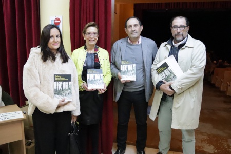 Presentación del libro 'Relatos bajo el calor de una chimenea' de Federico García