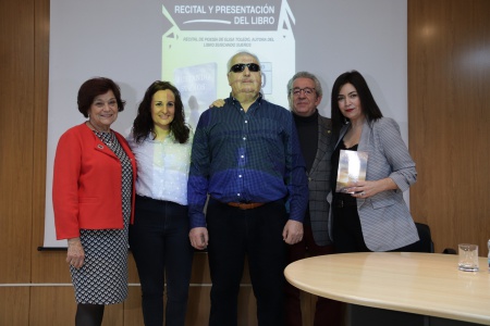 Recital de poesía y presentación del libro 'Buscando sueños' de Elisa Toledo