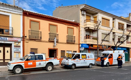 Voluntariado de Protección Civil en el centro de Manzanares en la mañana del lunes