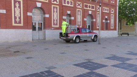 Desinfección de la plaza del Gran Teatro