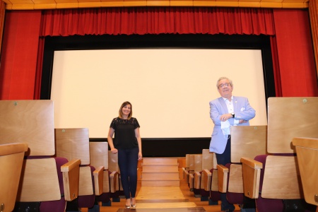 Díaz-Benito y Sevilla comprobaron la calidad de las proyecciones de cine en el Gran Teatro