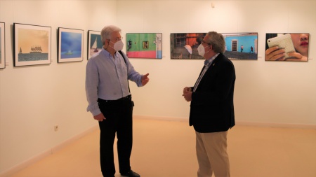 Fernández Arroyo y Sevilla en la reapertura de la exposición