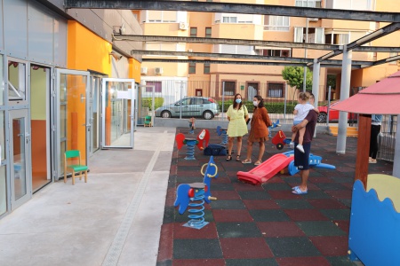 Zúñiga y Ramírez comprueban el acceso escalonado de las familias a la Escuela Infantil