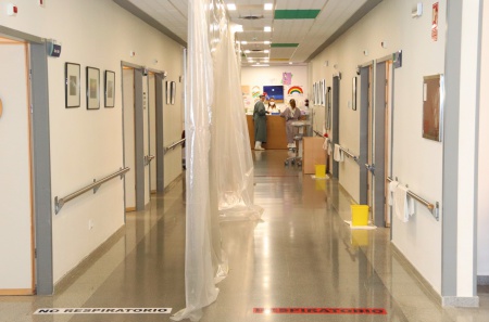 Pasillo de urgencias del hospital de Manzanares