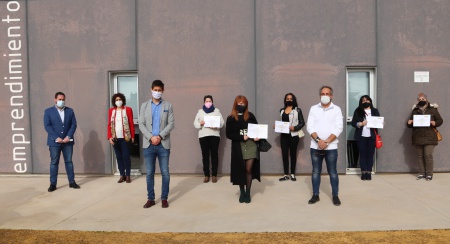 Foto conjunta tras la entrega de certificados de profesionalidad