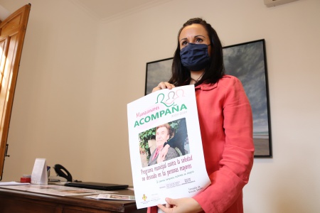 Prado Zúñiga presenta el cartel de este programa contra la soledad no deseada