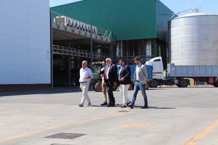 Recorrido por las instalaciones de la cooperativa