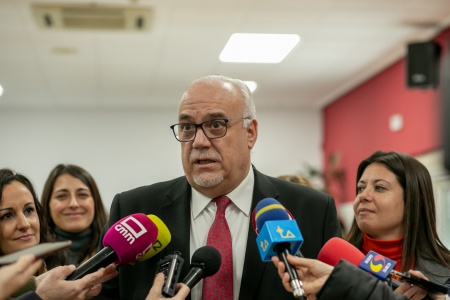 Comparecencia de Julián Nieva junto a la Consejera de Bienestar Social
