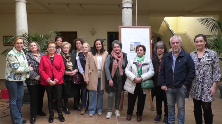 Exposición taller de pintura para mayores de Cruz Roja