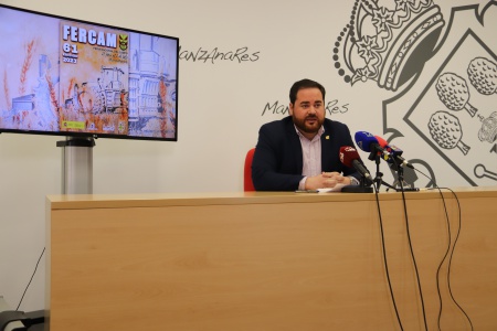Pablo Camacho presenta el cartel de Fercam 2023