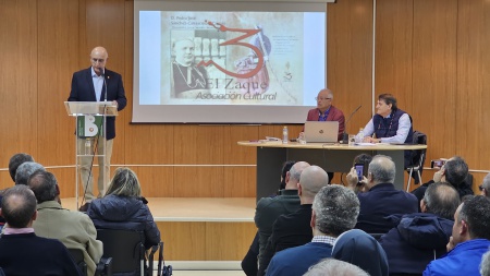 Momento en el que Jesús Sánchez Migallón presenta el acto