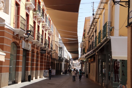 Renovación de toldos en la calle Empedrada