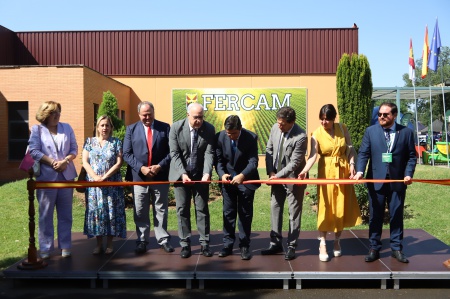 Corte de cinta inaugural Fercam 2025