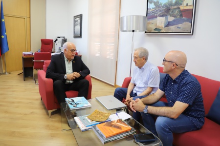 Nieva junto a Román Orozco y Díaz Portales Nieva junto a Román Orozco y Díaz Portales