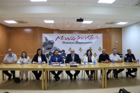 Representantes del Equipo de Gobierno y de los sindicatos negociadores del Acuerdo Marco Representantes del Equipo de Gobierno y de los sindicatos negociadores del Acuerdo Marco