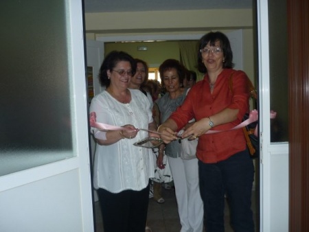 Pilar Sánchez Mulas inaugura la exposición de la Asociación de Amas de Casa