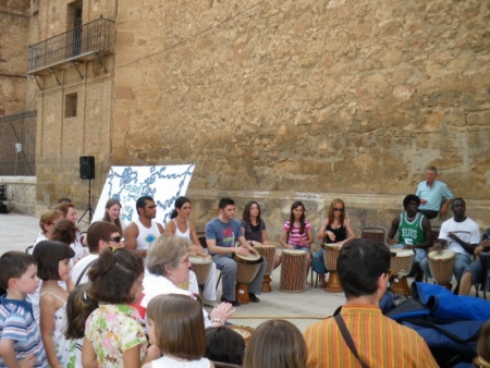 Participantes en el taller de percusión
