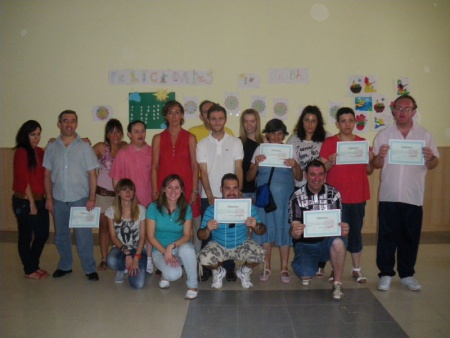 Grupo de participantes en "Unión e Igualdad", con concejala Servicios Sociales y monitoras