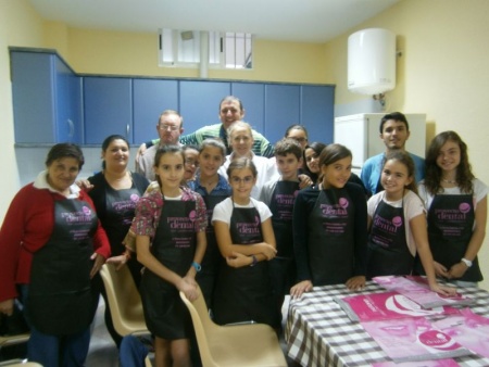 Grupo de cocina con jóvenes y personas con discapacidad