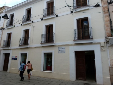 Fachada del Centro Social de la calle Empedrada