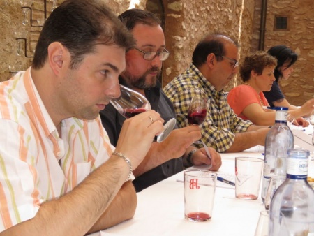 Miembros del jurado durante la cata