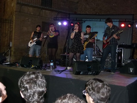 Una de las actuaciones en la plaza de la Semana del Rock 2014