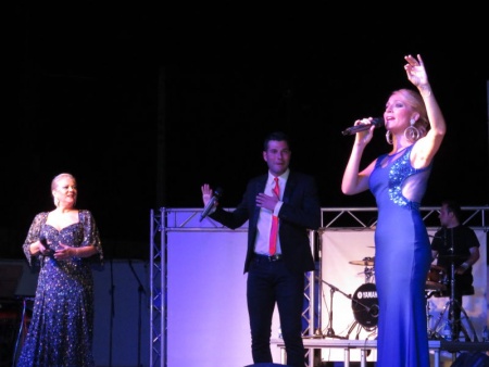 Blanca Villa, Nicolás García y Nazaret Compaz en "La Pérgola"