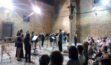 Concierto de grupos en la Lonja