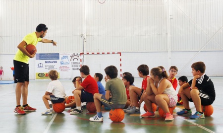 Los niños del campus en el pabellón del Nuevo Manzanares