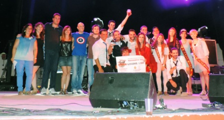 La concejala Esther Nieto-Márquez con los ganadores, el jurado y las 'zagalillas'