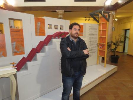 Pablo Camacho, concejal de Cooperación al Desarrollo, en la inauguración de la exposición