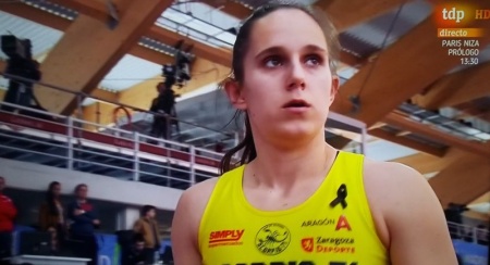 Sonia Molina, momentos antes de la final de 200. Imagen captada de la emisión de Teledeporte