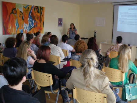 Vista de un curso del Centro de la Mujer. Archivo.
