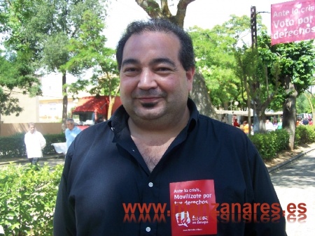IU pidio el voto en el Mercadillo