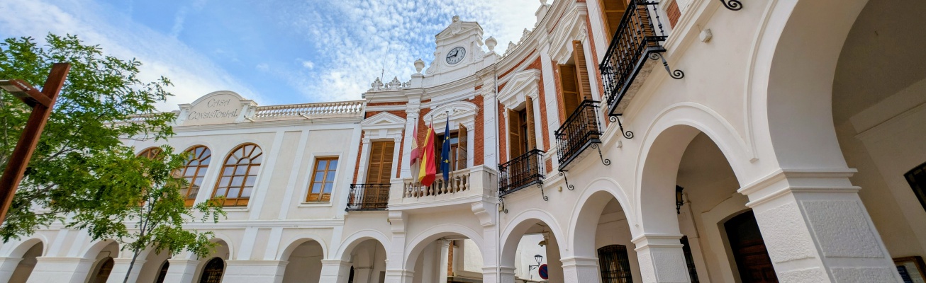 Exterior del Ayuntamiento de Manzanares