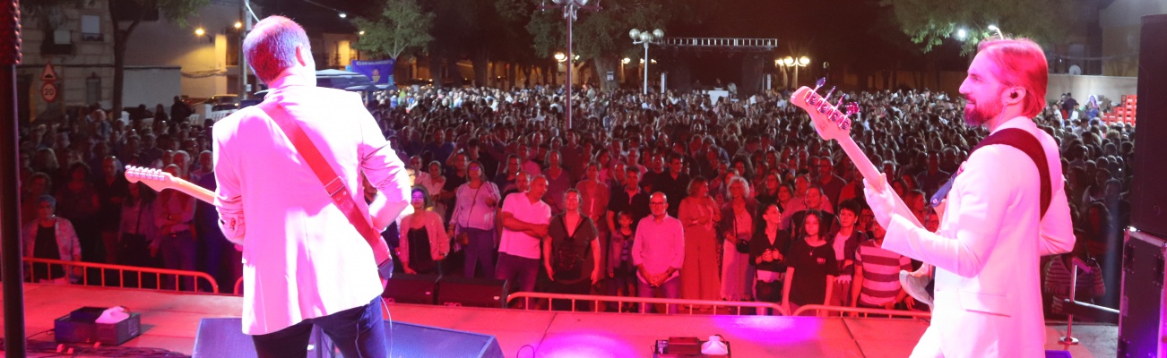 Una de las actuaciones de la verbena de las fiestas 2024