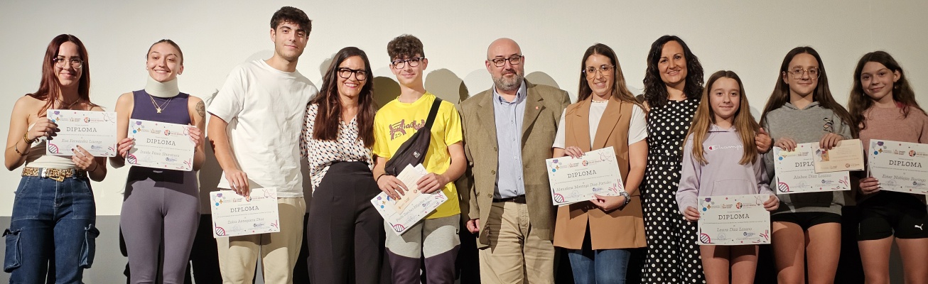 Jóvenes reconocidos por participar en el concurso de Tik Tok sobre salud mental
