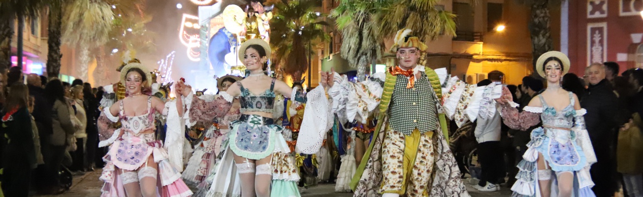 El festín de Los Perchas ganó el primer premio en carrozas con comparsa