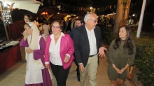 Julián Nieva, Carmen Olmedo y Prado Zúñiga, por el mercado de las V Jornadas Medievales