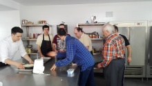 Jornada de convivencia entre grupo GAM y alumnado del curso de cocina de EOI