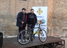La bicicleta para adultos sorteada ha ido a parar a Manuel Amelgas