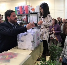 Pablo Camacho, durante el sorteo de regalos