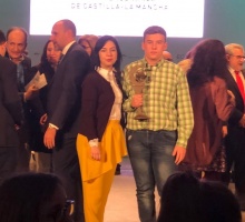 Diego Guijarro junto a la directora del centro