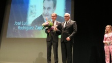 Nieva entregó el Premio Igualdad a Zapatero