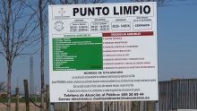 Cartel informativo en el punto limpio