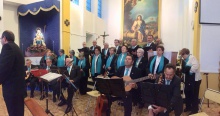 El coro del Centro de Mayores actuó en este primer acto