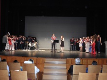 Los chicos y chicas del centro prepararon actuaciones y vídeos para su graduación