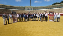 Foto junto a los novilleros del III Certamen Promesas de Nuestra Tierra