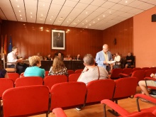 El concejal de UPyD abandona el salón de plenos